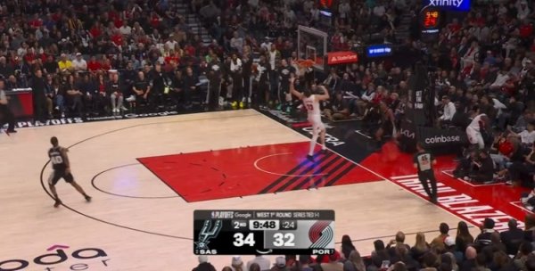 配资专业股票 一气呵成！瓦塞尔抢断反击小拉杆闪躲上篮得分